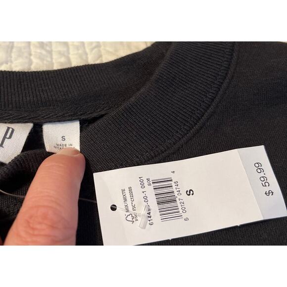 Gap sweatshirt, navy/light blue
Small - Picture 2 of 5